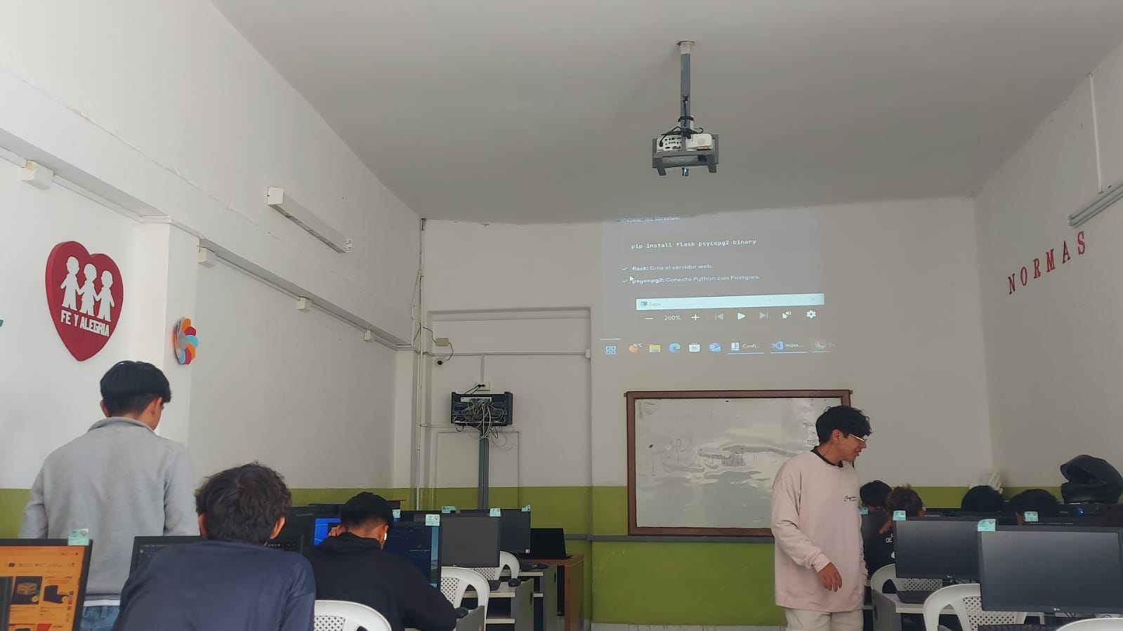 Clase de Flask con proyector